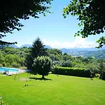 ホテル Les Mesanges Saint-Martin-dʼUriage