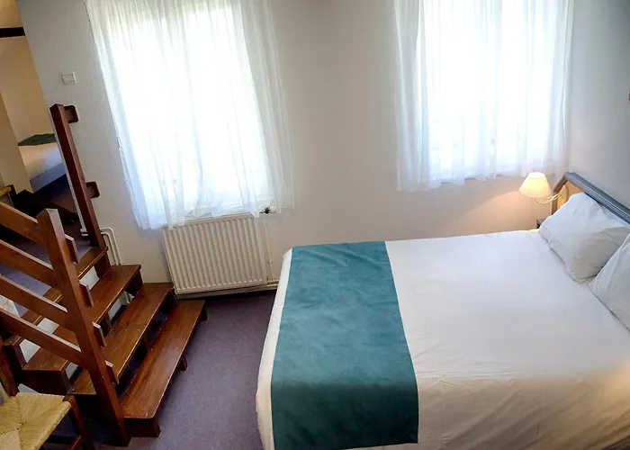 Hotel Les Mésanges Saint-Martin-dʼUriage