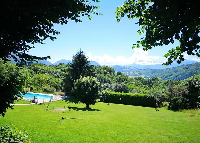 Hotel Les Mésanges Saint-Martin-dʼUriage