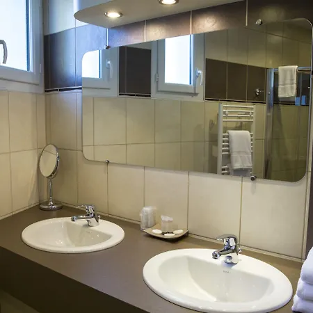 Les Mesanges Hotel Saint-Martin-dʼUriage