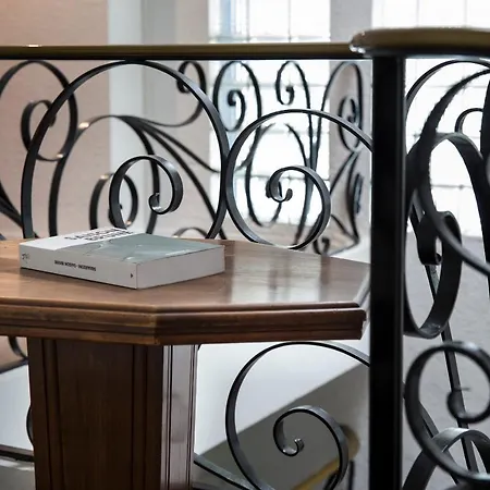 Les Mesanges Hotel Saint-Martin-dʼUriage